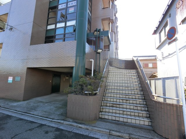 【エントランス】