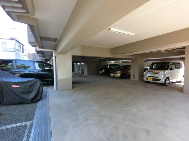 【駐車場】