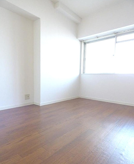 セルサス和泉の内装|使い勝手のいい洋室です