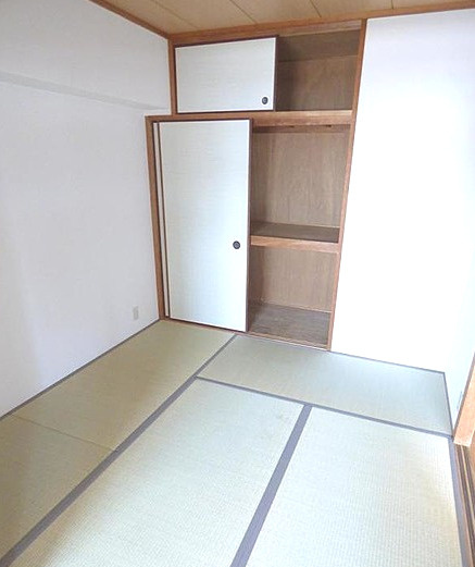 セルサス和泉の収納|落ち着いた雰囲気の和室付きです