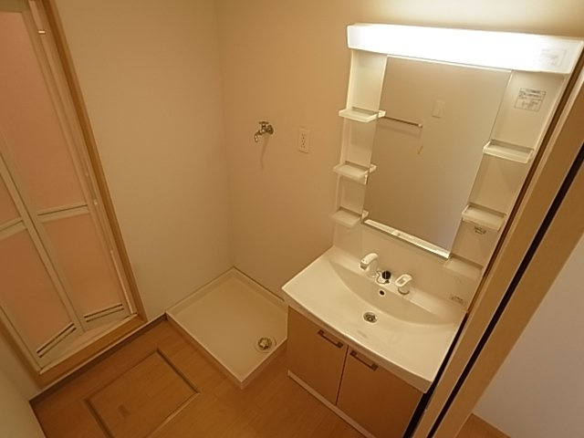 神戸市兵庫区平野町字天王谷奥東服のアパートの洗面所|シャンプードレッサー