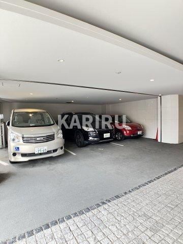 レミオコート都島の駐車場