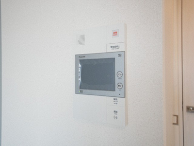 【セキュリティ】 | プレサンス大阪都島エレナード | モニター付きインターホンです