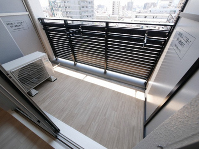 【バルコニー】 | プレサンス大阪都島エレナード | 外からの目が気にならないバルコニーで洗濯物が干せます