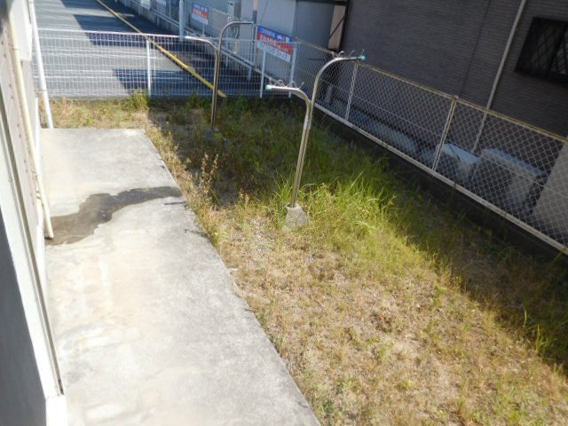 メゾンいなみ野のバルコニー