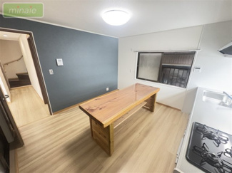 【居間・リビング】 | 庭付　P3台駐車可　内外手入れいれてます　中古　東道野辺6