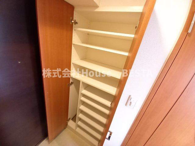 エステムコート神戸西Ⅲフロンタージュの収納