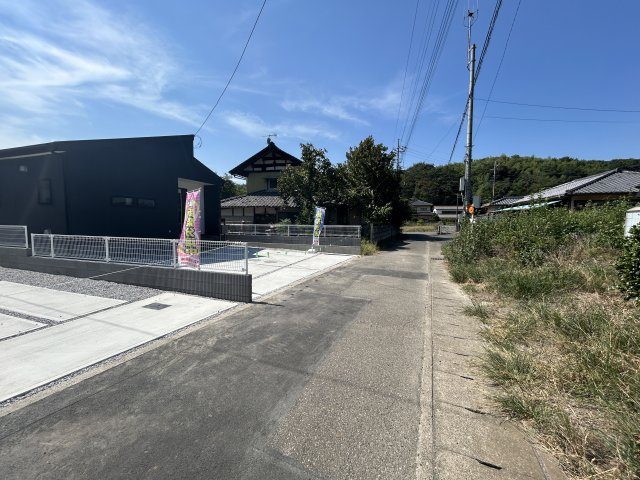 新築　太田市長手町第１　Livele Garden.S　１号棟の前面道路含む現地写真|現地写真　北東側接道幅員約4ｍ
