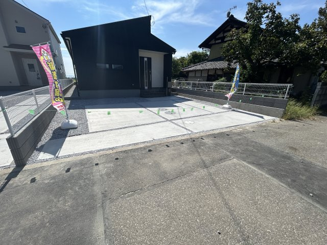 新築　太田市長手町第１　Livele Garden.S　１号棟の駐車場|現地写真　駐車スペースは並列3台分可能です！
