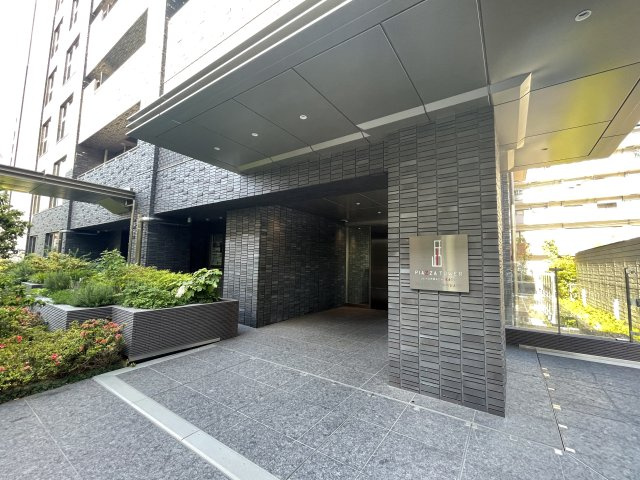 ピアッツァタワー上本町EASTのエントランス