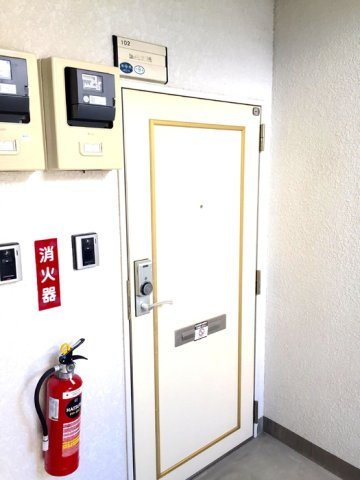 パレ・ロワイヤルⅡ棟の玄関