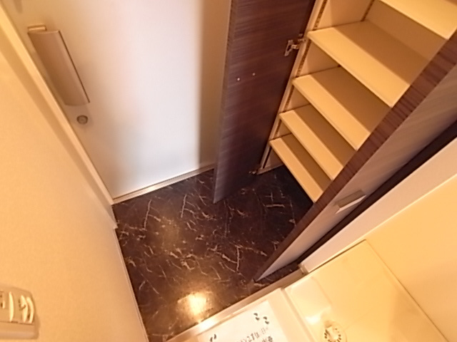 神戸市兵庫区三川口町２丁目の賃貸マンションの玄関|玄関