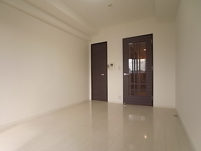 神戸市兵庫区三川口町２丁目の賃貸マンションの内装|室内