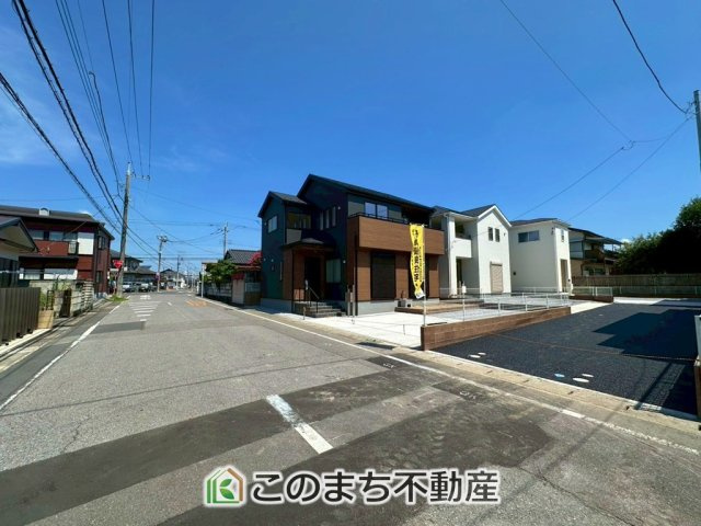 LiveleGarden.S宇都宮今宮第5　3号棟の前面道路含む現地写真|前面道路8ｍと広々してます！運転が苦手な方でもお車の出し入れ簡単で安心です☆
