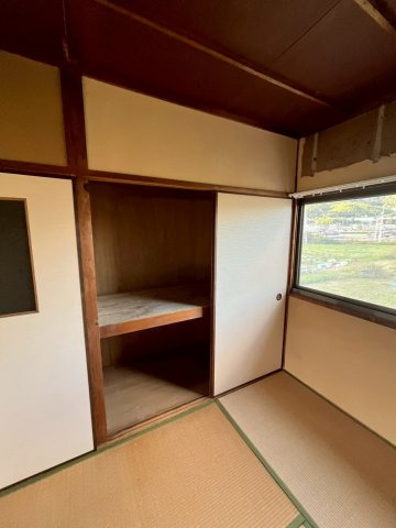 高槻市梶原６丁目のアパートの収納