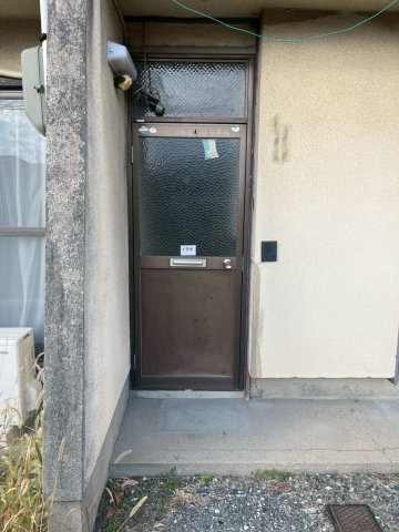 高槻市梶原６丁目のアパートのエントランス