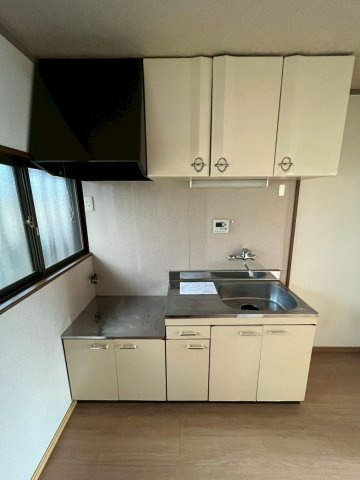 高槻市梶原６丁目のアパートのキッチン