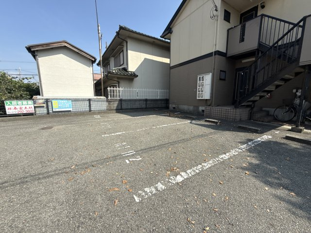 ヴィラパークス Ａ棟の駐車場