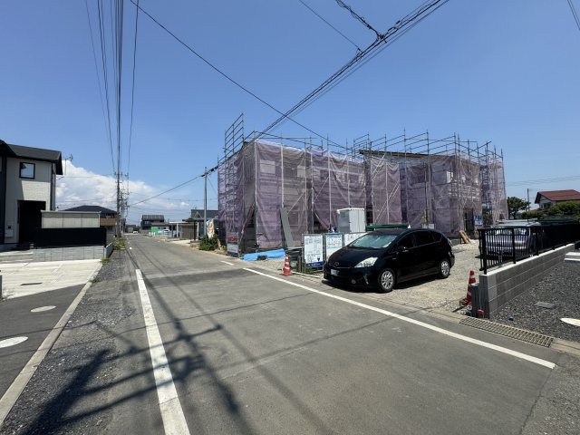 新築　太田市新田赤堀町第１　Livele Garden.S　2号棟の前面道路含む現地写真|現地写真　西側接道幅員約5.7ｍ