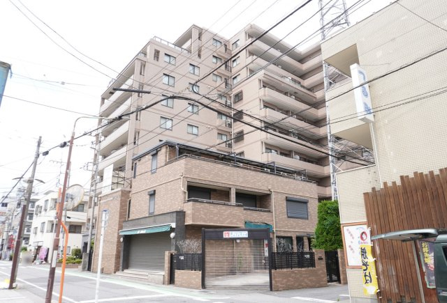 ライフピア草加松原の外観