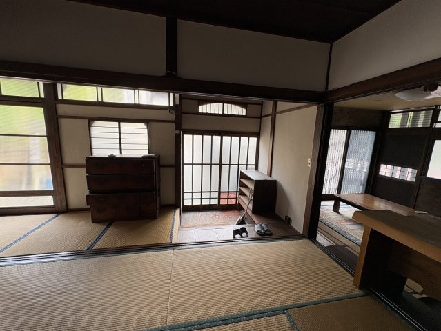 勿来町九面馬道 中古一戸建ての玄関