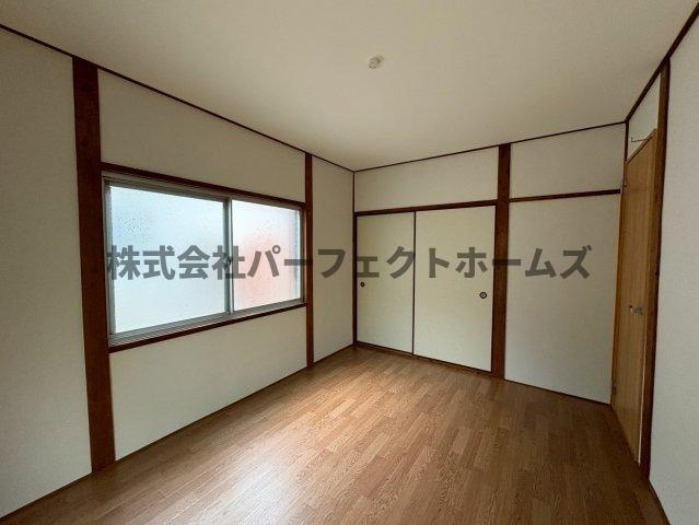 国松町平家　賃貸の寝室|広くて明るい寝室