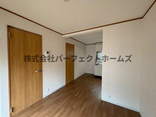 国松町平家　賃貸の居間・リビング|こちらの居間で趣味の時間をお楽しみください