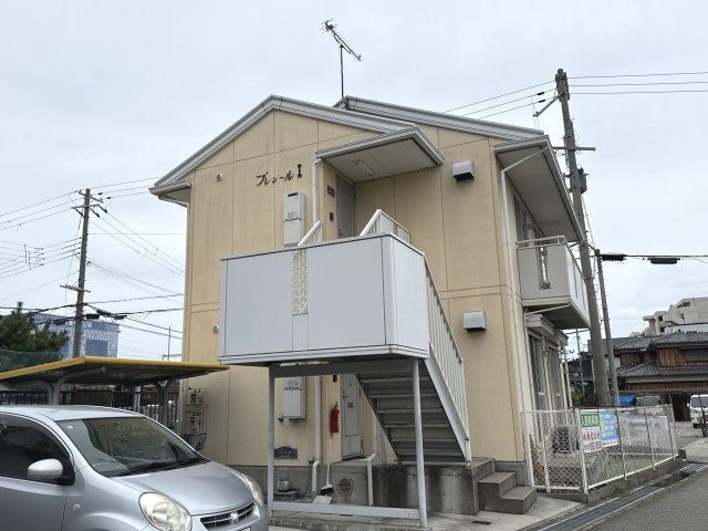 プレジールＩの外観
