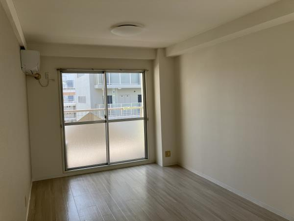 ヒルズコート海岸通の居間・リビング