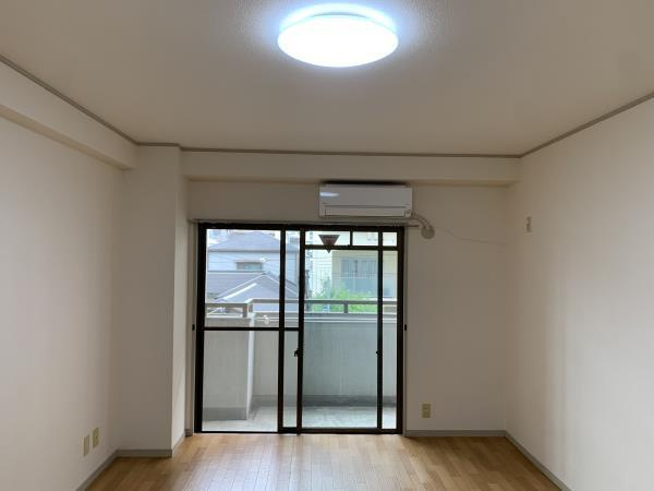 スカイコートの居間・リビング