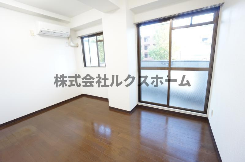 グランディール茨木の展望|ゆったり過ごせるリビングです