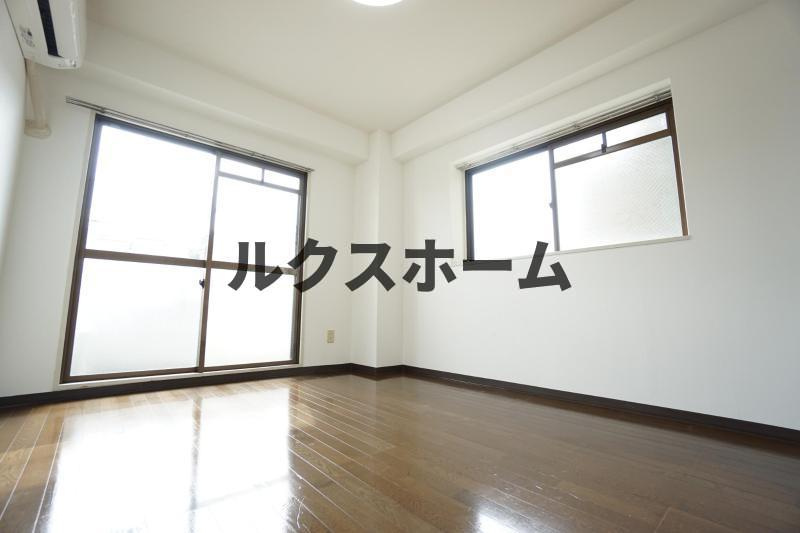 グランディール茨木の居間・リビング|ゆったり過ごせる居間です
