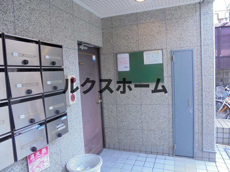グランディール茨木のロビー|清潔なロビーです