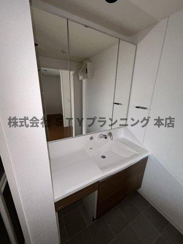 仲介手数料０円！verite覚王山の独立洗面台