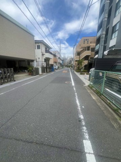 【前面道路含む現地写真】 | 前面道路6m以上でお車の出し入れがラクラクです♪
2025年6月23日撮影