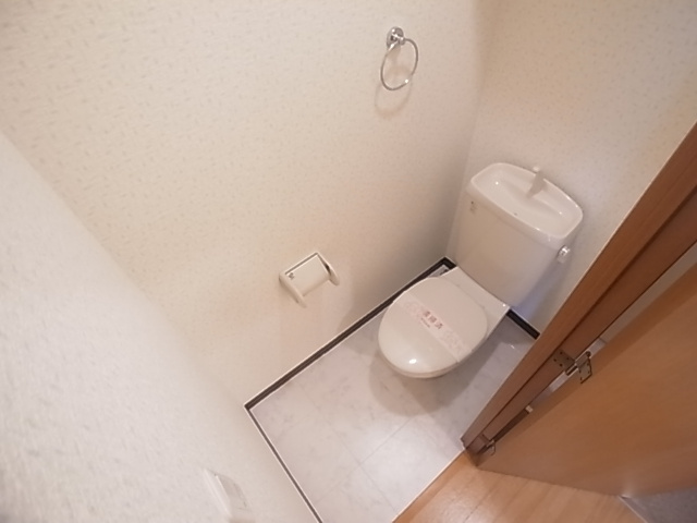 神戸市兵庫区駅南通２丁目の賃貸マンションのトイレ