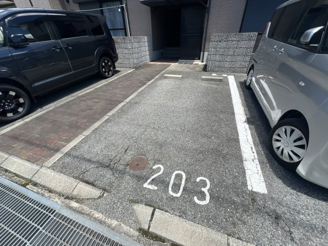 サンパティック北条の駐車場