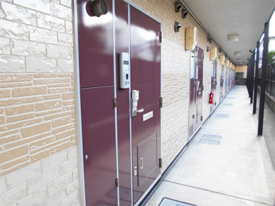 【玄関】 | レオパレスメルベーユ　昭和Ⅱ | 備品や設備仕様は号室等により異なります現地をご確認下さい。