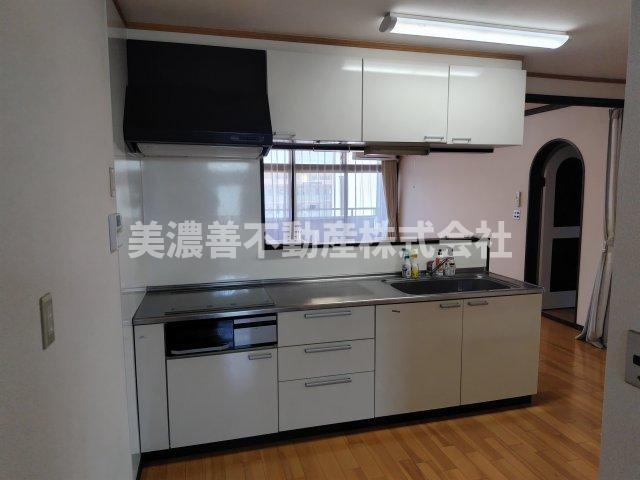 ６５１５２　岐阜市白菊町事業用のキッチン