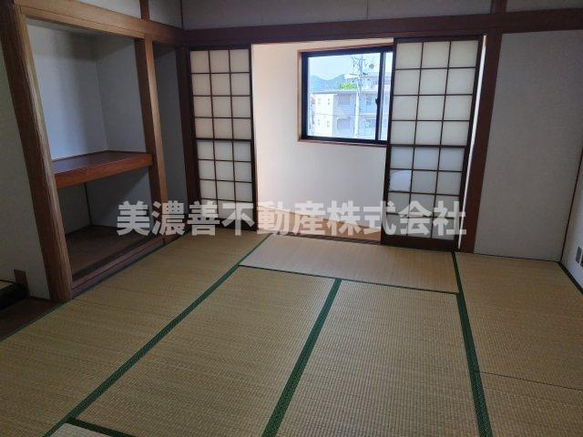 ６５１５２　岐阜市白菊町事業用の和室