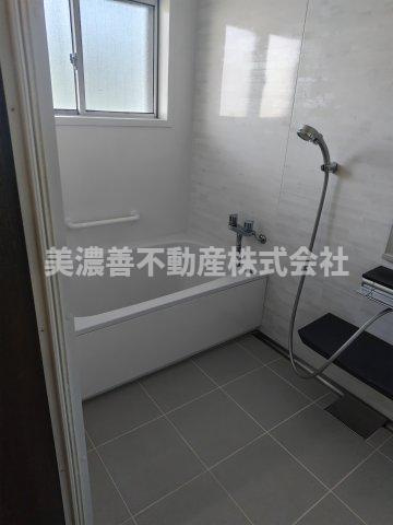 ６５１５２　岐阜市白菊町事業用の浴室