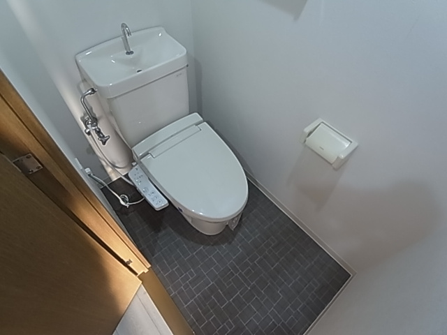 神戸市長田区若松町１１丁目の賃貸マンションのトイレ|ウォシュレット付トイレ