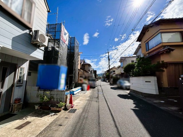 寺戸町大牧の前面道路含む現地写真