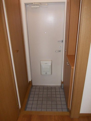 【玄関】 | ジョイフル岡本