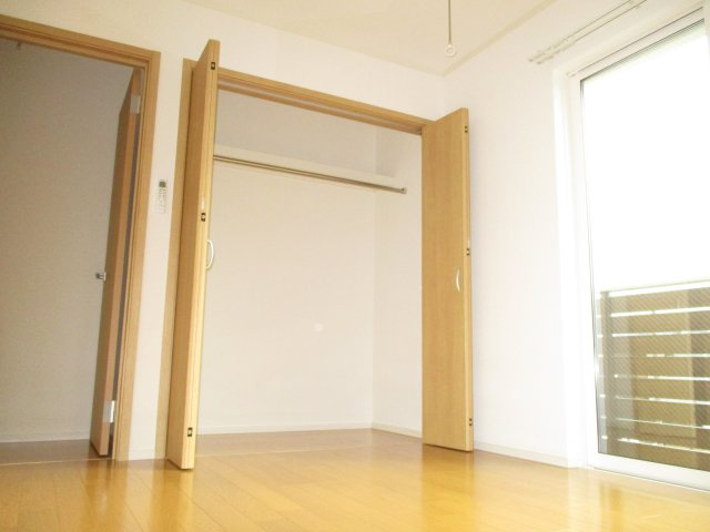 元八事２丁目貸家の収納