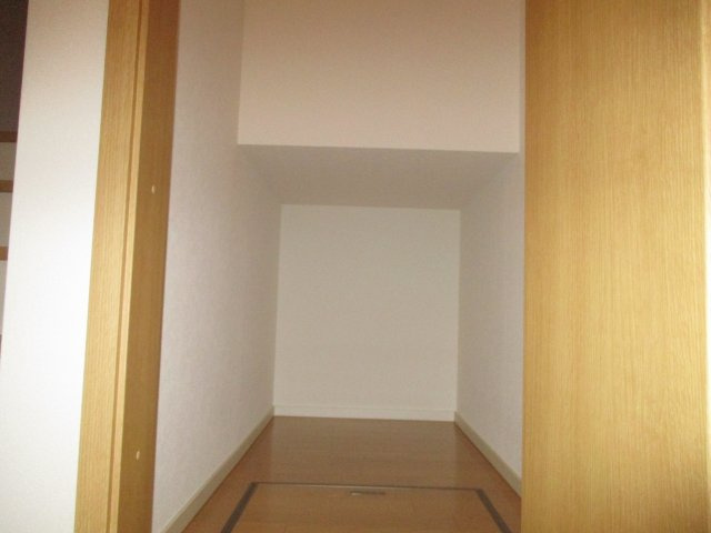 元八事２丁目貸家の収納
