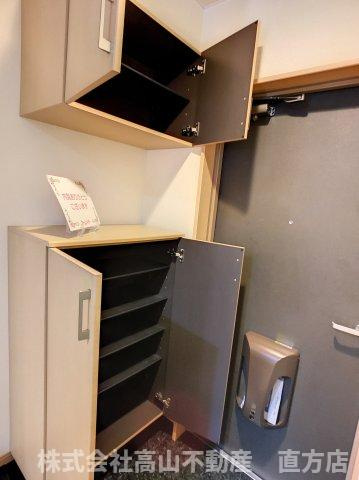 グランドールのぞえ２の玄関