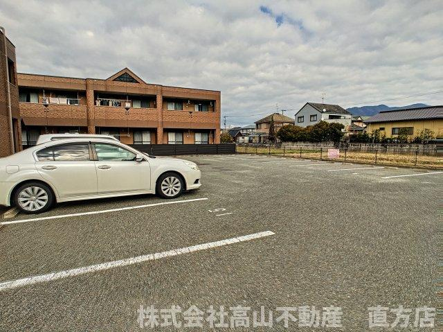 グランドールのぞえ２の駐車場