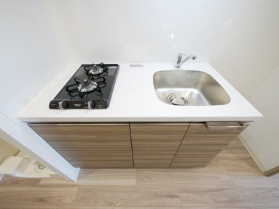 【キッチン】 | プレサンス京町堀 | コンパクトなキッチンで掃除もラクラク