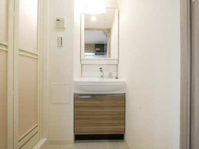 【独立洗面台】 | プレサンス京町堀 | 独立洗面台あり、毎朝おしゃれに忙しい女性の方におすすめです